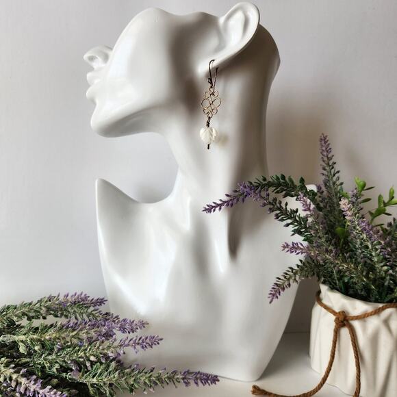 White Shell Heart Leaf Earrings / Antique Copper Wire Wrapped Dangle Earrings - Picture 5 of 10